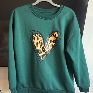 Dark Green Leopard Heart Print Women's Sweatshirt Large